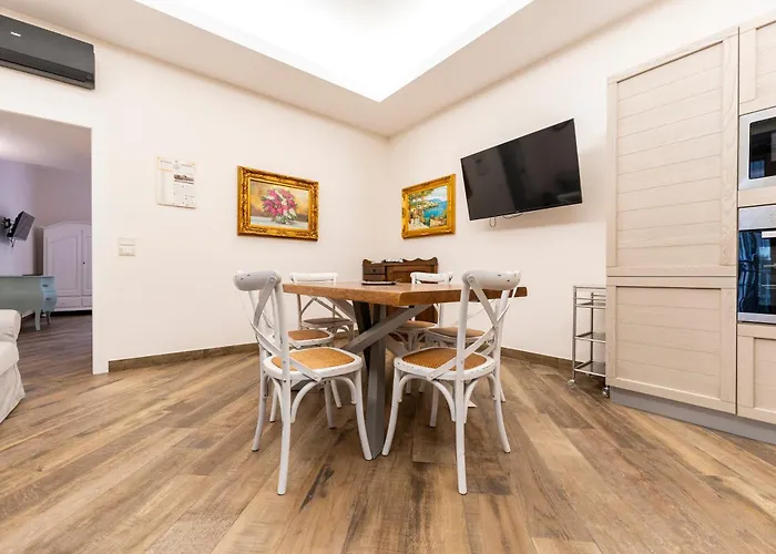 Plebiscito Guest house 4*